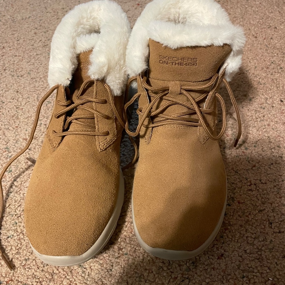 Skechers Brown Boots with White Faux Fur